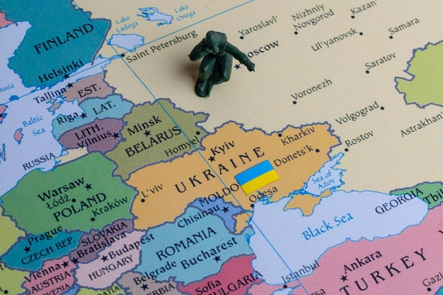 Military conflict between Russia and Ukraine map infographic