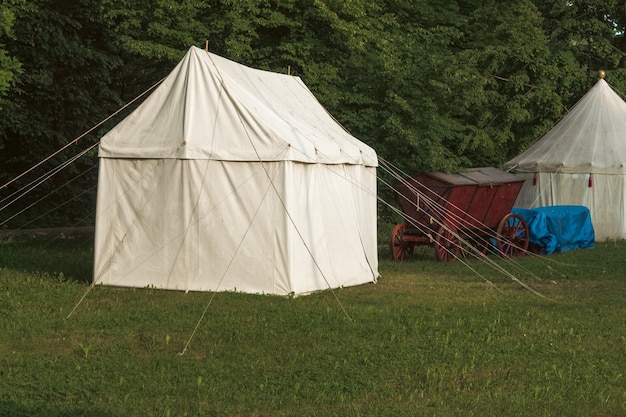 Photo military tents for spending the night soldiers