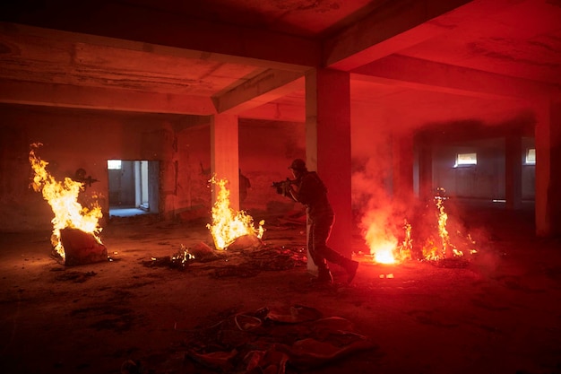 Foto truppe militari in azione ambiente urbano