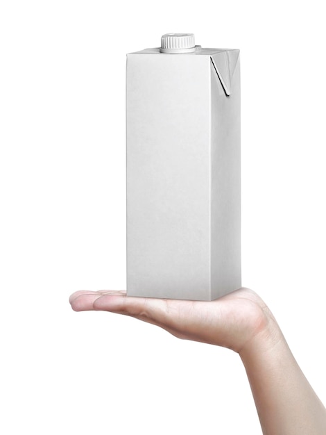 흰색 배경에 고립 된 인간의 손에 우유 상자