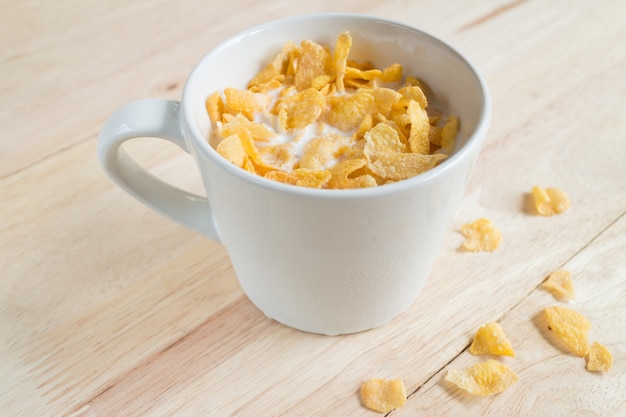 Milk and fresh cereal cornflakes