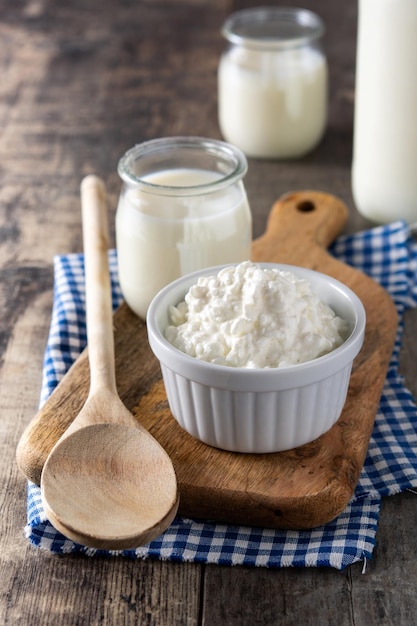 Photo milk kefir grains on wooden table