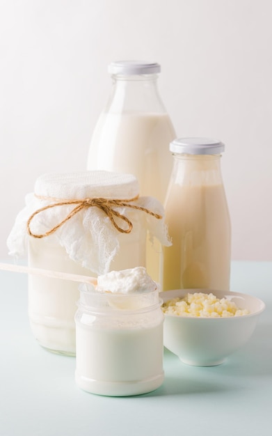 写真 ミルク マッシュルーム 有機プロバイオティクス発酵乳製品のガラス製品 発酵ケフィア ヨーグルト製品 健康的な食事