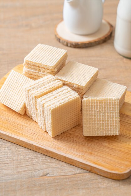 milk wafer with cream