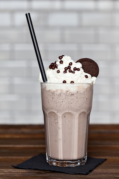 Photo milkshake with chocolate and cookie