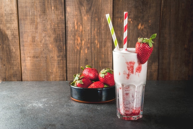 Milkshake with strawberries 