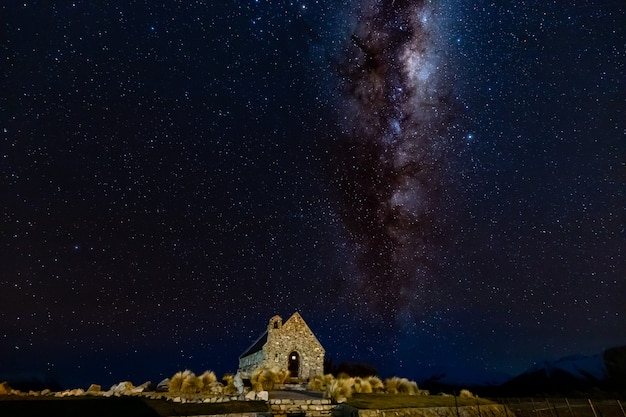 Foto via lattea alla chiesa del buon pastore lago tekapo nuova zelanda