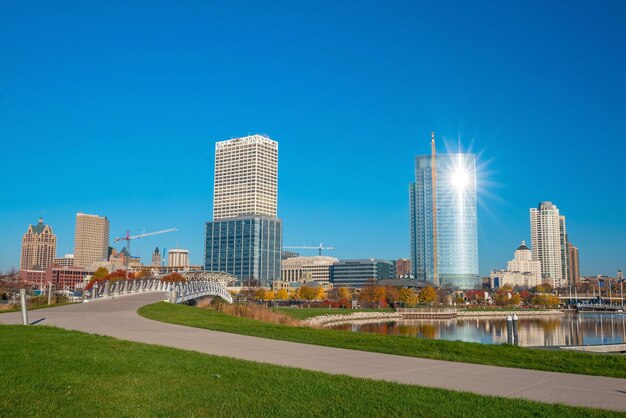 Photo milwaukee skyline in usa