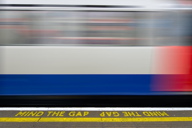 Photo mind the gap