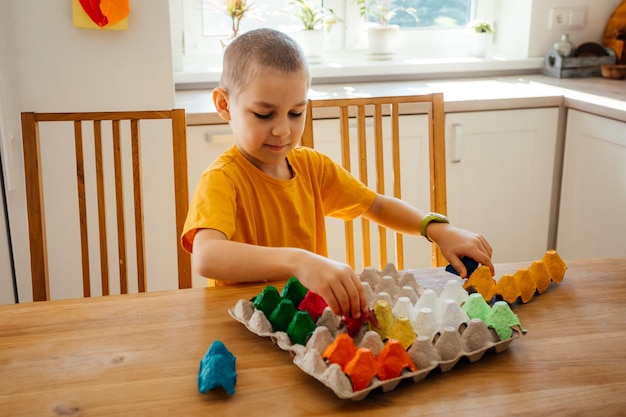 Mindfulness-activiteiten voor kinderen tijdens thuisonderwijs in quarantaine