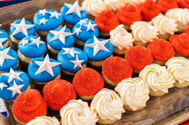 Mini cupcakes met Amerikaanse vlag.