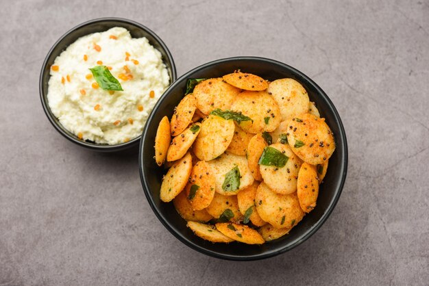 Mini idli fry met kokoschutney