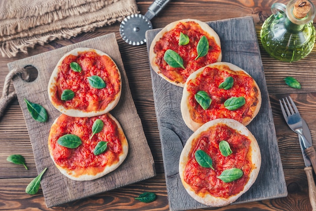 Mini Margherita pizza's met rode kaas