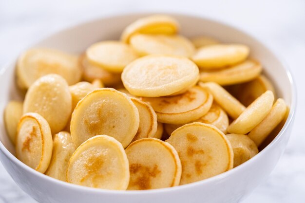 Mini pancake cereal