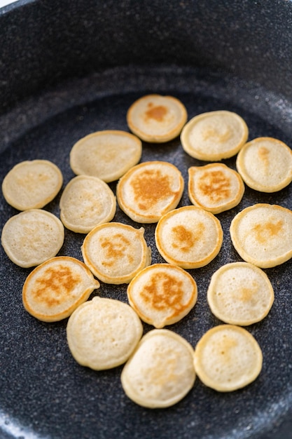 Mini pancake cereal