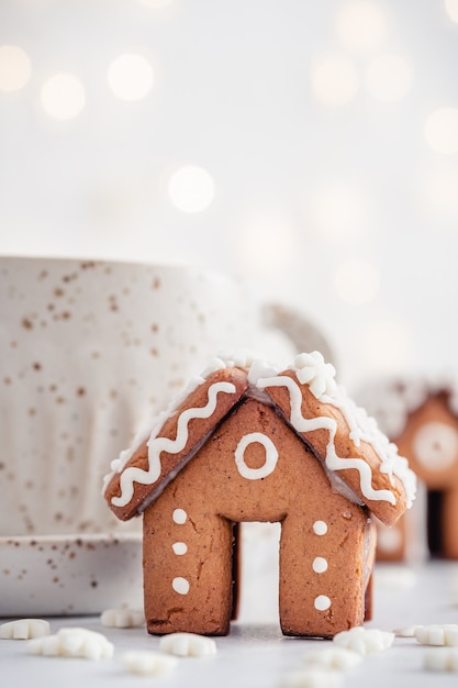 Foto mini peperkoek huis en sneeuw chistmas decoratie