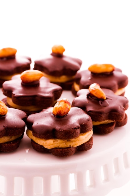 Mini-pindakaaskoekjestaartjes bij dessertbar.