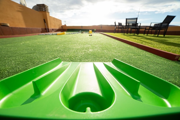 Photo miniature golf course on the rooftop of a villa