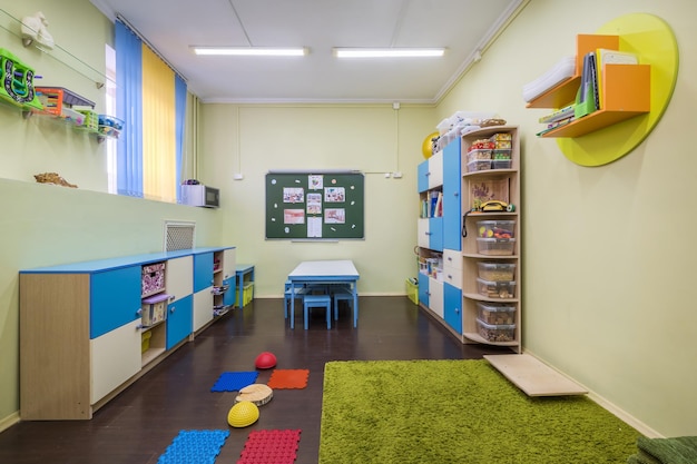 MINSK WIT-RUSLAND JANUARI 2020 interieur van de klas voor de ontwikkeling van kinderen