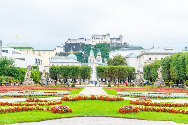 Mirabell-tuin in de stad van salzburg