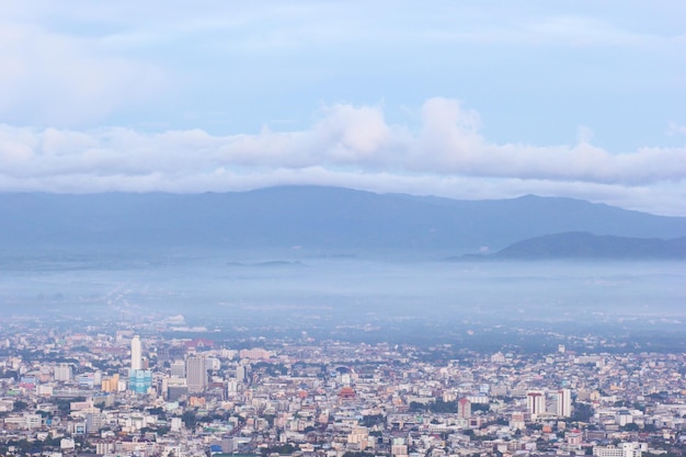 Mist bedekte de stad bij Hatyai Thailand