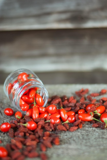 mix of fresh and dry goji berries