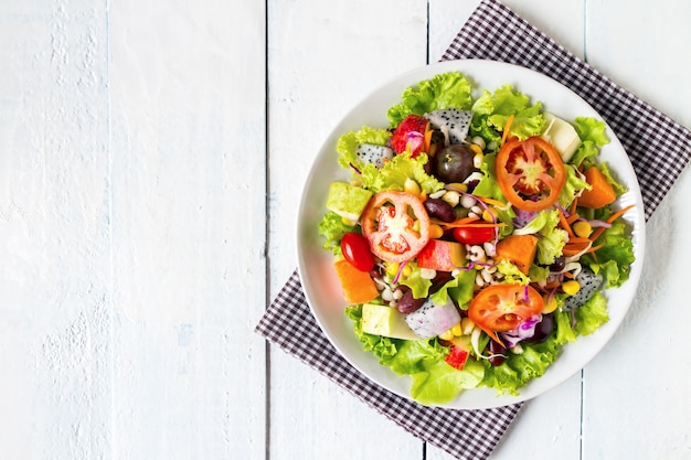 mix fruit and vegetable salad