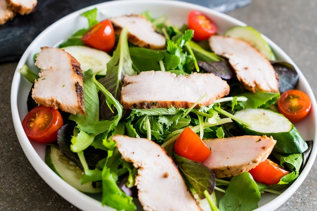 mix salad with grilled chicken