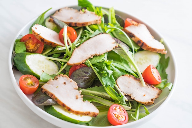 mix salad with grilled chicken