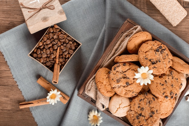 Mixed cookies and coffee beans with connamon