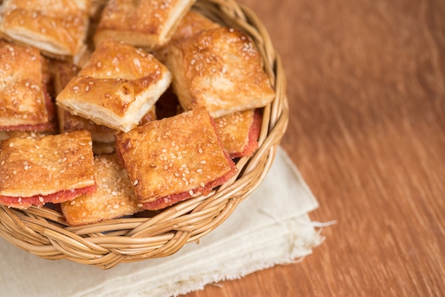 mixed crispy pie in basket