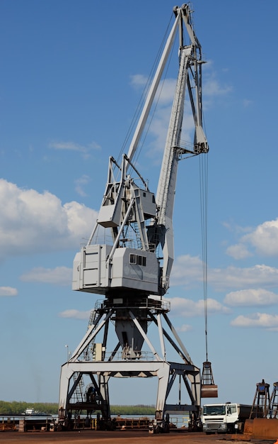 Mobile harbour crane on bank of the Danube