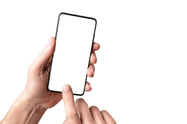 Макет мобильного телефона, касающийся пальца, касающегося рамки макета экрана смартфона в мужской руке, изолированной на белом фоне