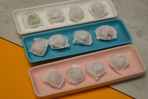 Mochi is a Japanese rice cake made of mochigome, a short-grain japonica glutinous rice. kue moci.