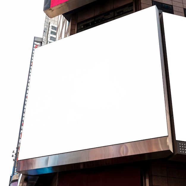 Foto mock-up cartelloni pubblicitari su un edificio della città