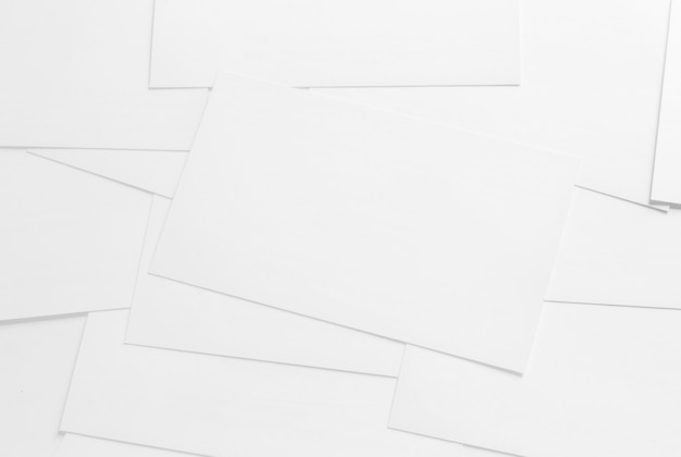 Макет визиток на белом фоне текстурированной бумаге