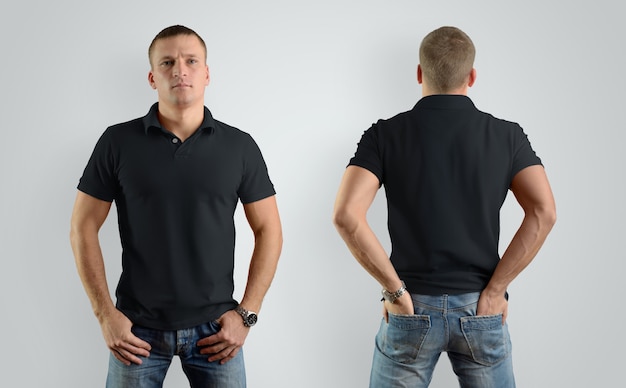 Foto mockup per la progettazione di vestiti polo nera. modello maschile, vista frontale e posteriore. il modello può essere utilizzato per la tua vetrina.