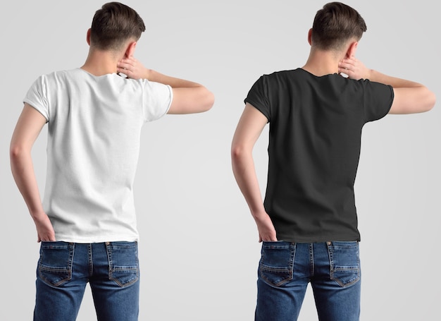 Foto mockup design di una t-shirt bianca e nera su un ragazzo giovane, vista posteriore. un modello di abbigliamento per la pubblicità e l'uso nel tuo negozio.