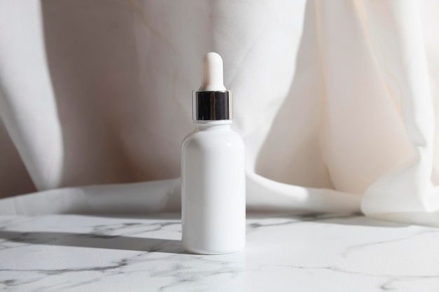 Mockup van medische huidverzorging fles cosmetische buis van schoonheid make-up gezichtsbehandeling reiniger gezicht schuim schoonheid gezondheidszorg branding verpakking