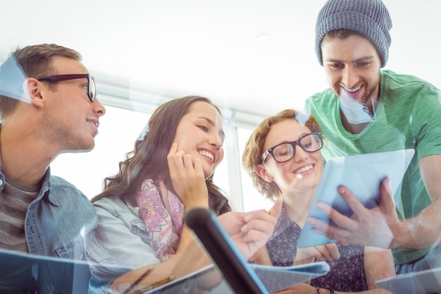 Mode studenten die werken als een team