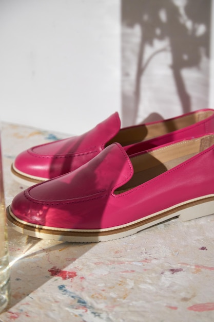 Mode vrouwelijke roze loafers schoenen ecoleer lentezomer 2022