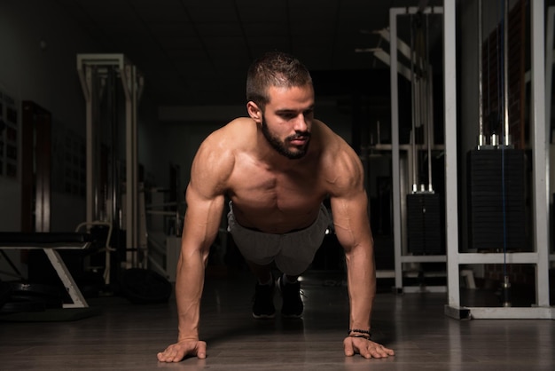 Model Oefening Push Ups