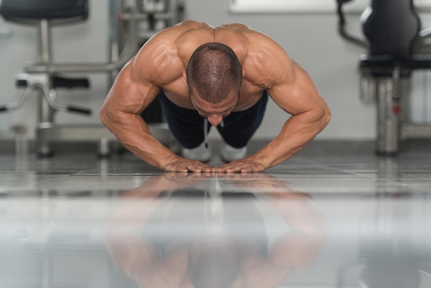 Model Oefening Push Ups