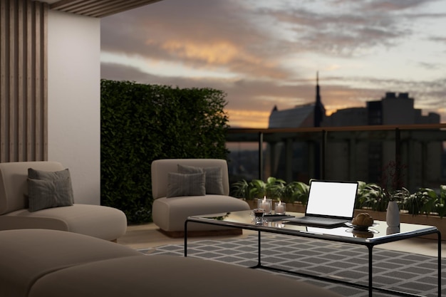 휴식 공간이 있는 현대적인 아파트 발코니와 저녁의 아름다운 도시 전망