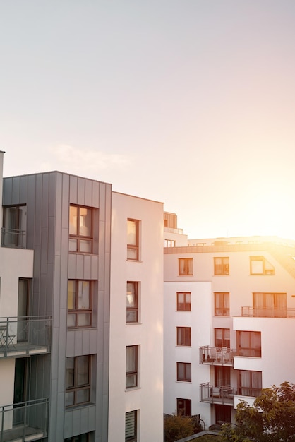 Foto edificio di architettura moderna casa piatta contemporanea a piani bassi concetto di vita futura sostenibile