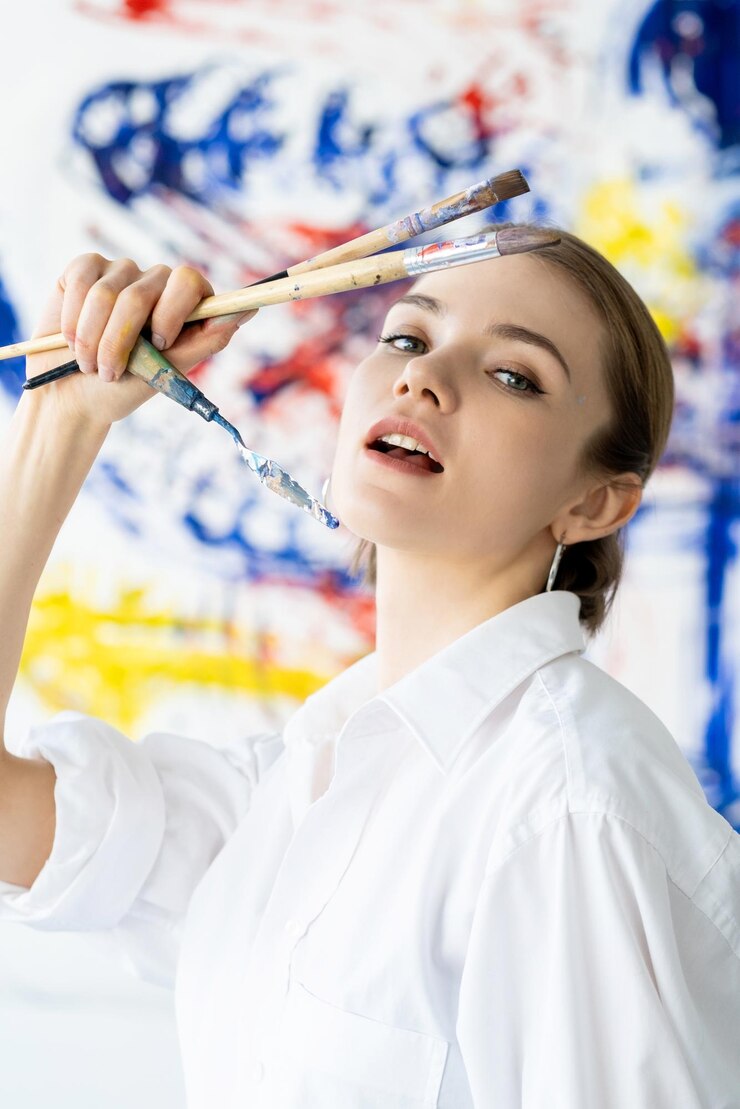 Photo 現代美術の絵画のインスピレーション女性画家