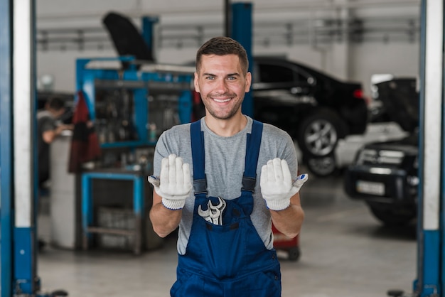 Foto composizione di meccanica dell'automobile moderna