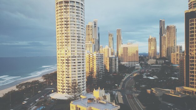 Photo modern cityscape against sky