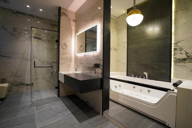Ванная комната в современном стиле Premium Фотографии