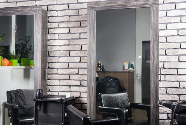 Photo modern empty hair salon with chairs and mirrors